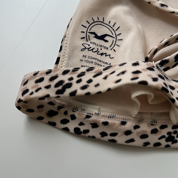 Hollister Polka Dot Triangle Bikini Top - Picture 4 of 5